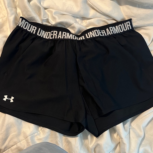 Under Armour Women's Athletic Black Shorts - Picture 1 of 1